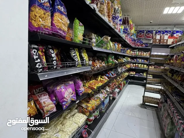 سوبر ماركت للبيع في الخوض السابعة مع كافة محتوياته السعر شامل السيارة رينوليت سافران 2014