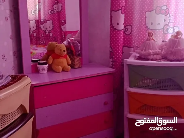 غرفة نوم أطفال للبيع مع البرادي