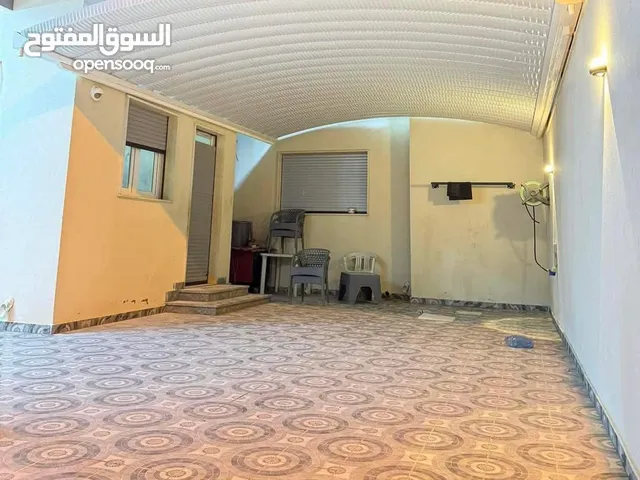 مظلة مقوسه سعر حرق المتر 120دينار