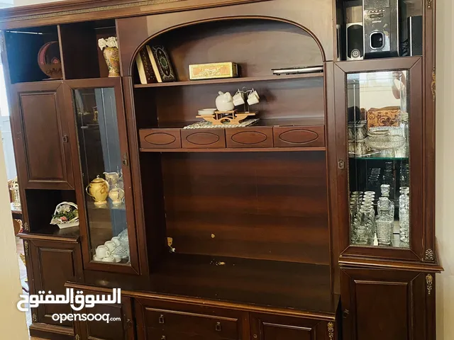 مكتبة + مدخل