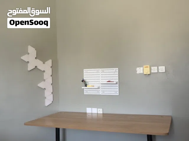 طاوله شبه جديده للبيع