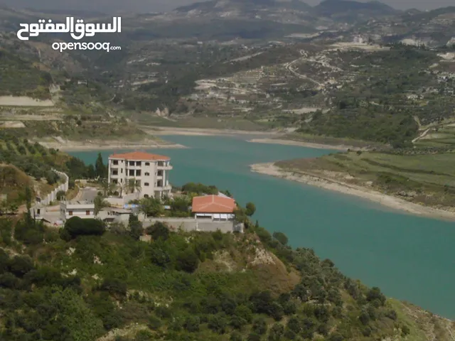 فندق و مطعم في الساحل السوري