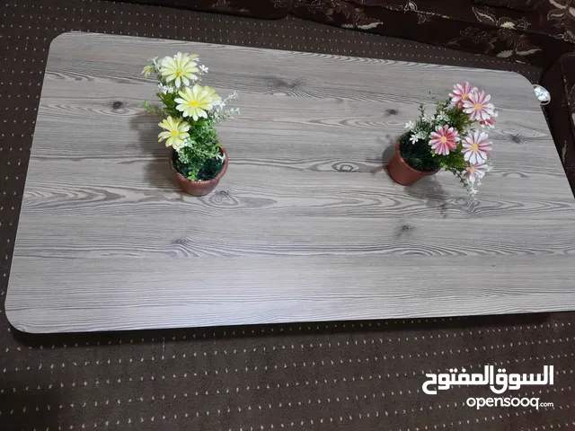 طاولة بحالة الوكالة