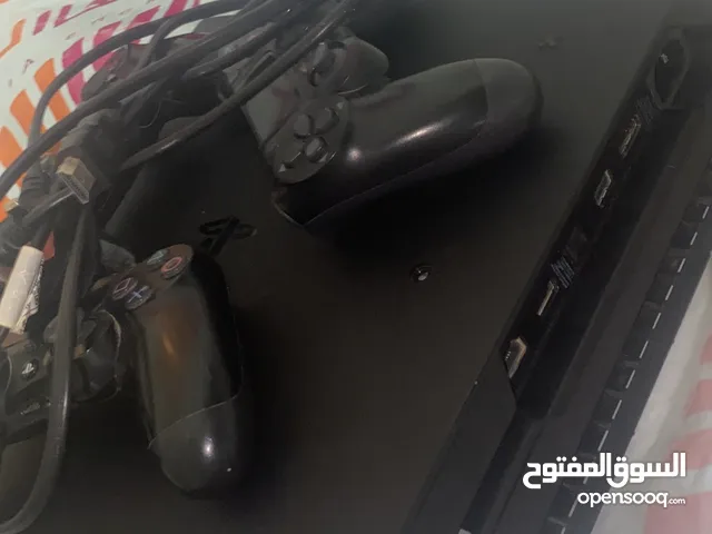 بلاشتيشن 4 برو مع 3 اجهزه و مع كل اغراضها