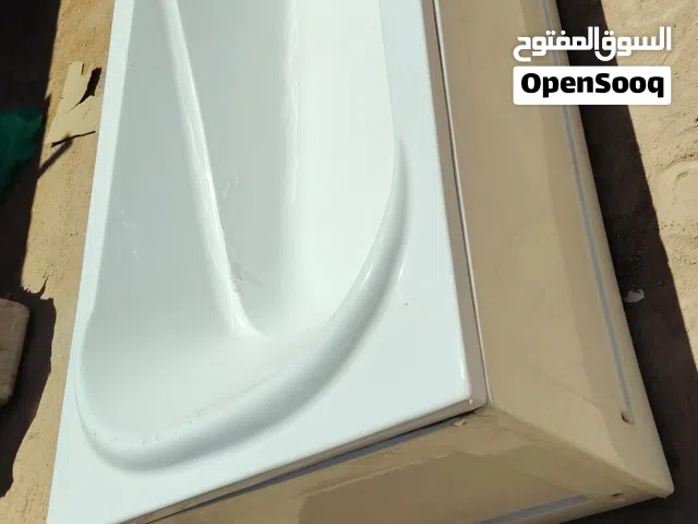 بانيوات حمام بضاعة جديدة بسعر تخفيض