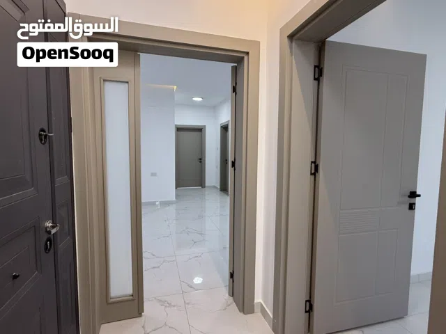 شقة للبيع داخل افضل المقسمات بمنطقة السراج تشطيب حديث 2026 مقسم بالقرب من الخدمات