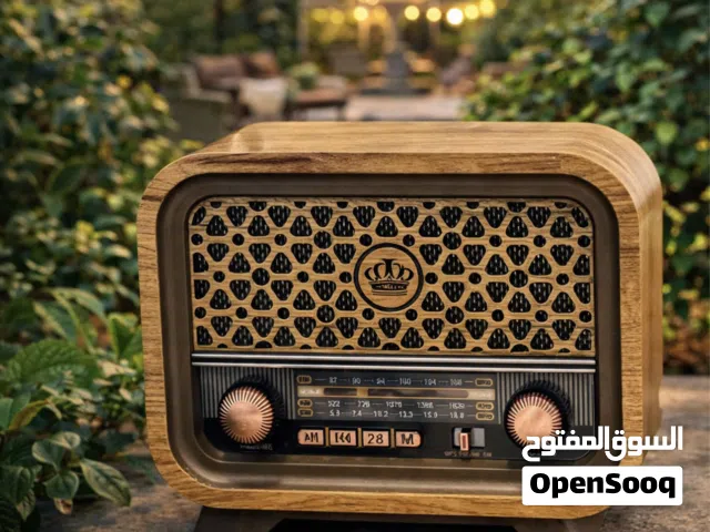راديوهات الأنتيك بأحجام ومواصفات متنوعة والوان مختلفه