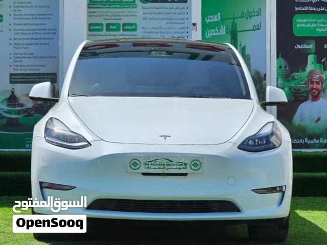 تيسلا موديل 2023 Y بحادث جداً بسيط وممشى جداً قليل تشمل عروض رمضان لاتفوت الفرصه وبادر با الحجز.....