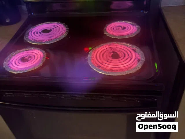 للبيع فرن كهربائي GE بحالة جيدة
