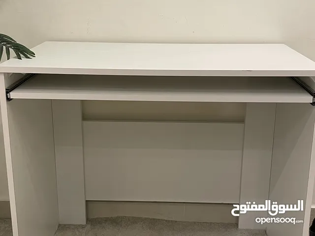 مكتب بجرار + كرسي مكتب مستعمل
