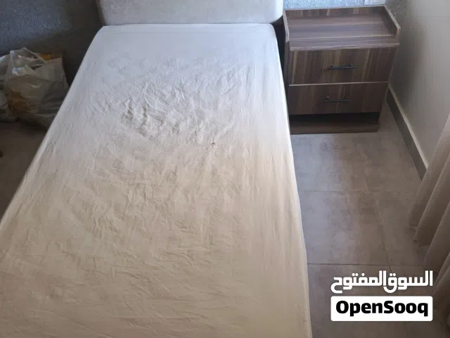 غرفة نوم شبابية مفرد ونص للبيع