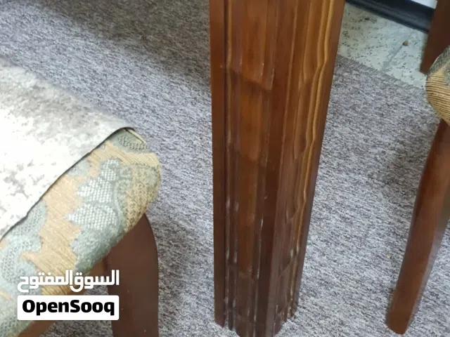 ميز وكراسي