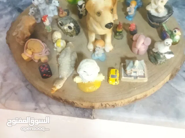 مجموعة تحفيات مع الخشبه مالتهم للبيع