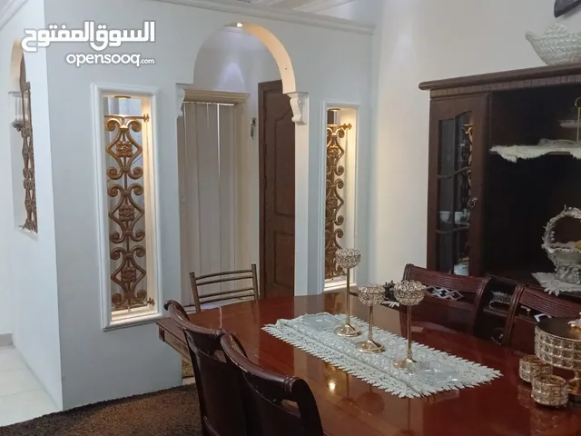 شقة للبيع ( غير مفروشة )