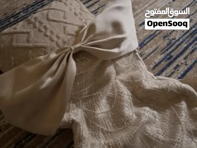 سلام عليكم عندي فستان جديد وما لبسته الا وقت القياس فقط الي تبيه تتواصل خاص
