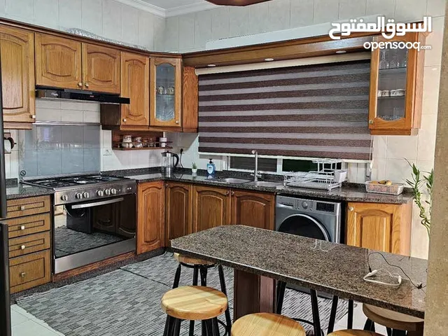 141m2 3 Bedrooms Apartments for Sale in Amman Deir Ghbar