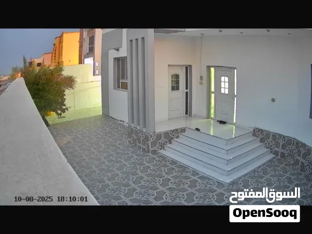 منزل للبيع الواسط 9 بناء شخصي فيه اجار 5 سنوات بمبلغ 200 ريال