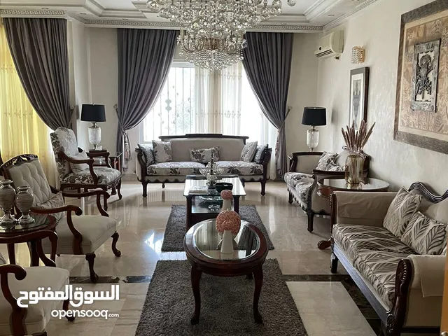 430 m2 4 Bedrooms Apartments for Sale in Amman Um Uthaiena