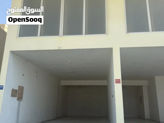 للايجار محل في البسيتين شارع تجاري مطل على الدائري المحرق الجديد بالقرب من دومينوز بيتزا البسيتين