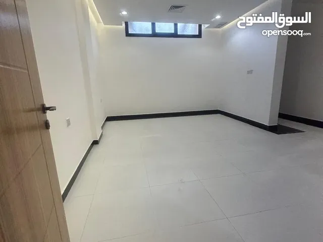 250 m2 3 Bedrooms Apartments for Rent in Hawally Rumaithiya