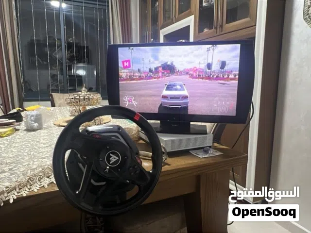 Xbox One S + Steering Wheel Thrustmaster T128