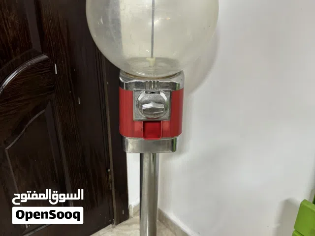 ماكينة بيع علك (لبان) - بحالة مقبولة