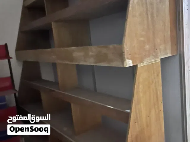 السلام عليكم ستاند خشب نوع نظيف جدا