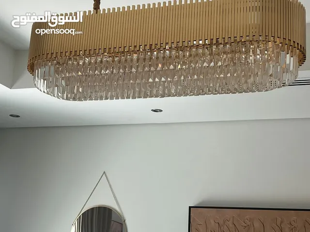 ثريا ذات إضاءة جميله قابل للتفاوض ولا يوجد بها أي مشاكل قابل للتفاوض