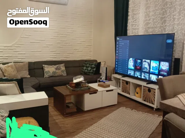 طاولة وسط مع 3سيرفس للبيع