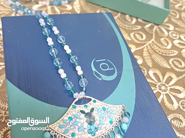 طقم اكسسوار فاخر من سوارفسكي العالمية