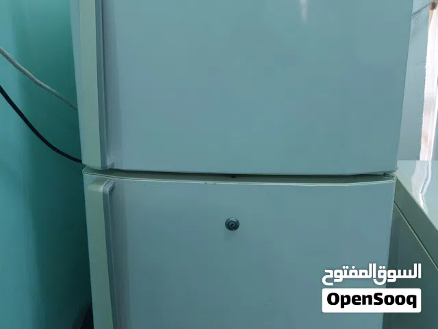 ثلاجة ال جي للبيع بحالة ممتازة