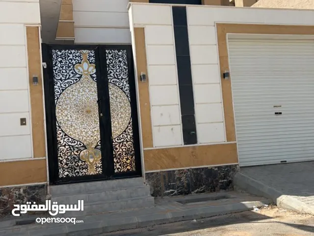 400 m2 5 Bedrooms Villa for Sale in Al Riyadh Al Hazm