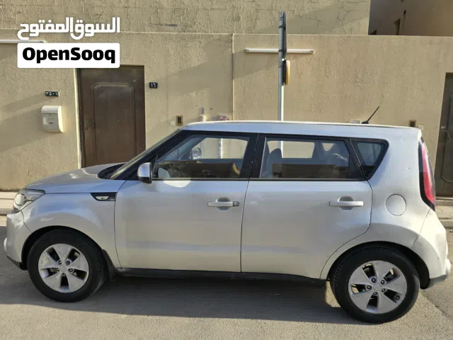 2015 كيا سول Standard