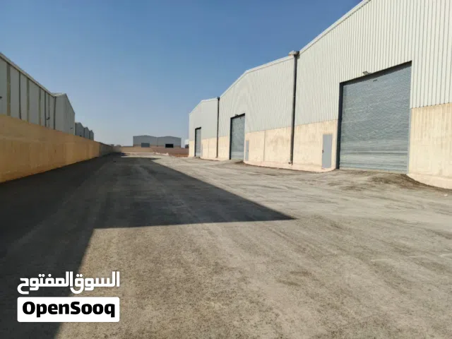 3 هناجر جديدة للايجار - قرب من بوابة الشحن للمطار