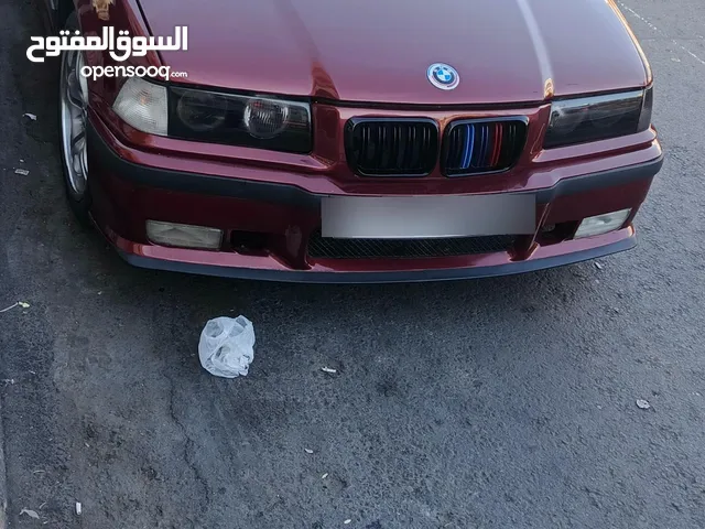 سيارة بي أم وطواط
