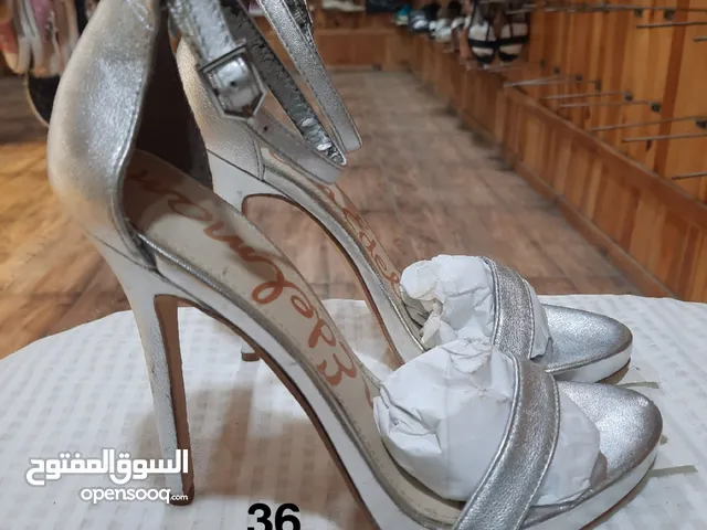 تشكيله مميزه من الاحذيه الستاتي الاوروبية