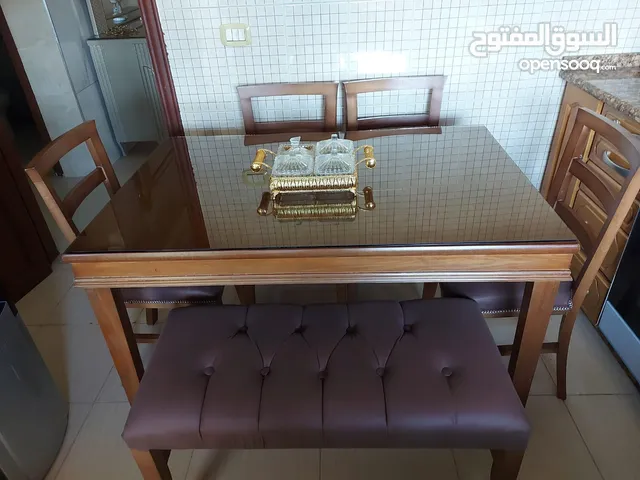 طاوله سفره زان بل كامل للبيع بداعيه السفر وكاله استخدام شهرين فقط البيع المستعجل