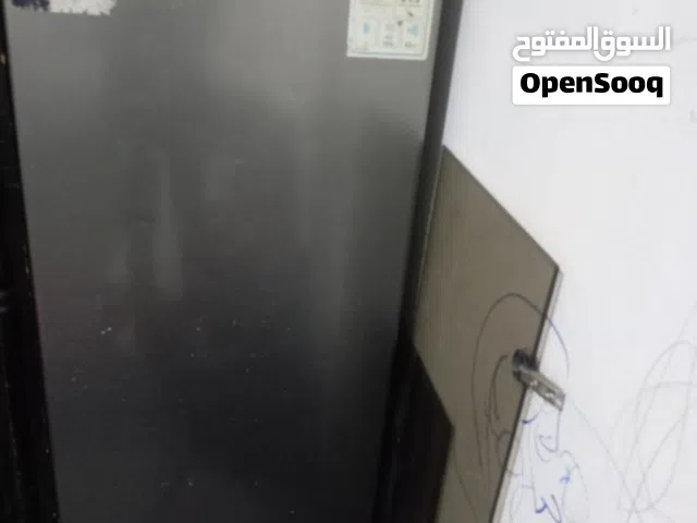 فريزر ناشونال كول لون سلفر بحاله جيده مستعمل ويحتوي على 6ادراج مطلوب فيه 100دينار