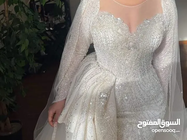فستان زفاف جديد ومميزه جدا
