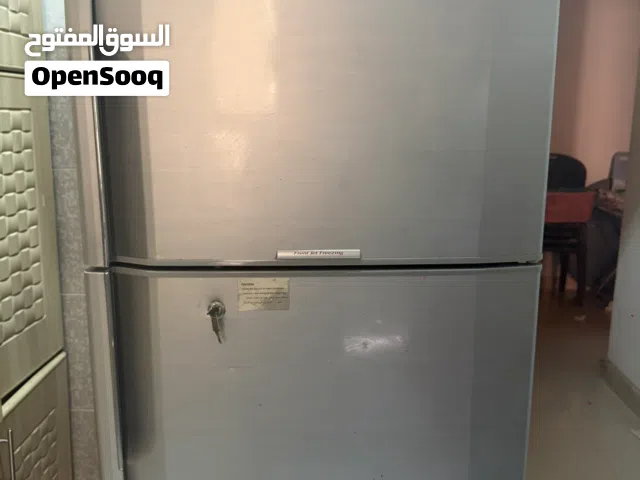 ثلاجة للبيع