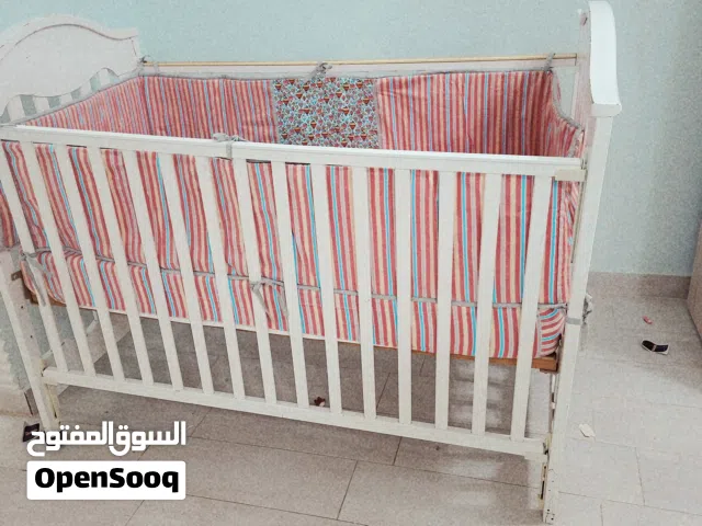 تم تخفيض السعر سرير اطفال من الرضيع الى عمر 5 سنوات مستخدم بحاله جيده