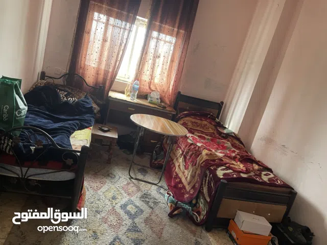 شاغر لشخص في غرفة مشتركة