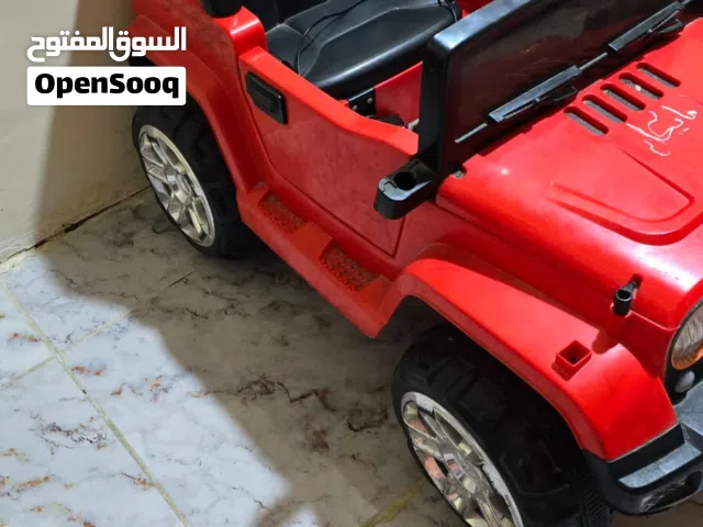 سيارة اطفال ناقصه بس بطاريه