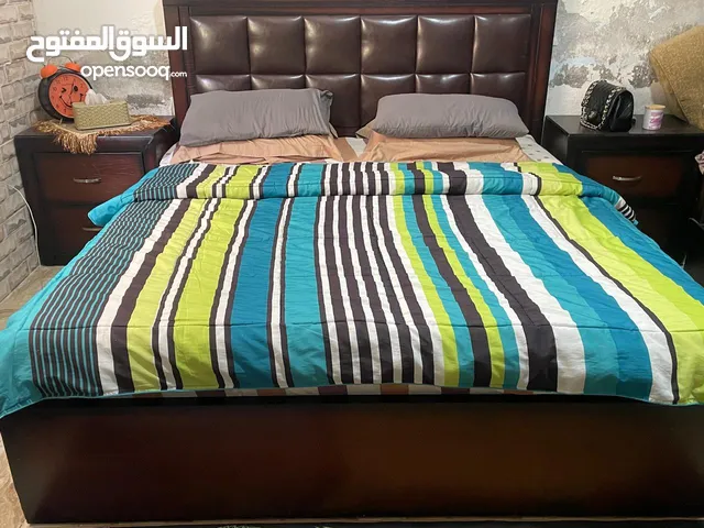 غرفة نوم بحاله ممتازه للبيع