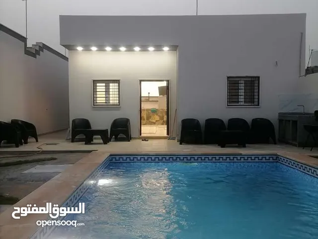 2 Bedrooms Chalet for Rent in Tripoli Ain Zara