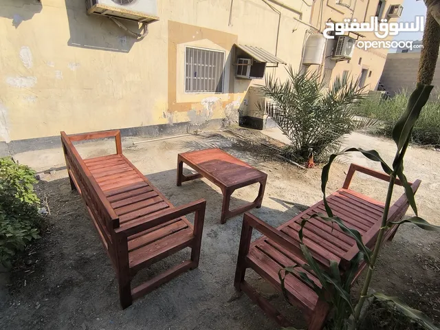 للبيع جلسه خارجية للحدائق و للحوش المنزلية كرسيين ابو 4 أشخاص وطاوله