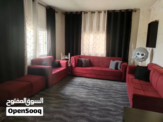طقم كورنر  لون خمري مع البرادي سعر البيع180