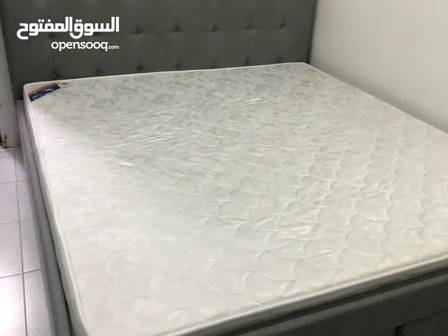 Home box king size bed