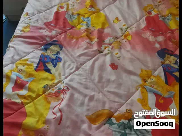 للبيع سرير تفصيل من محل آرام بخلدا  خشب لاتيه ثقيل بحاله جيده جدا مع ملحقاته للبيع بسعر مناسب