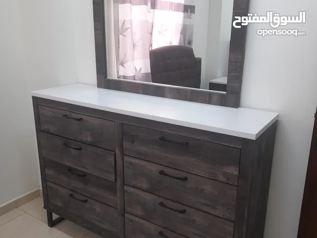 غرفة نوم زوجية واسرة فردية